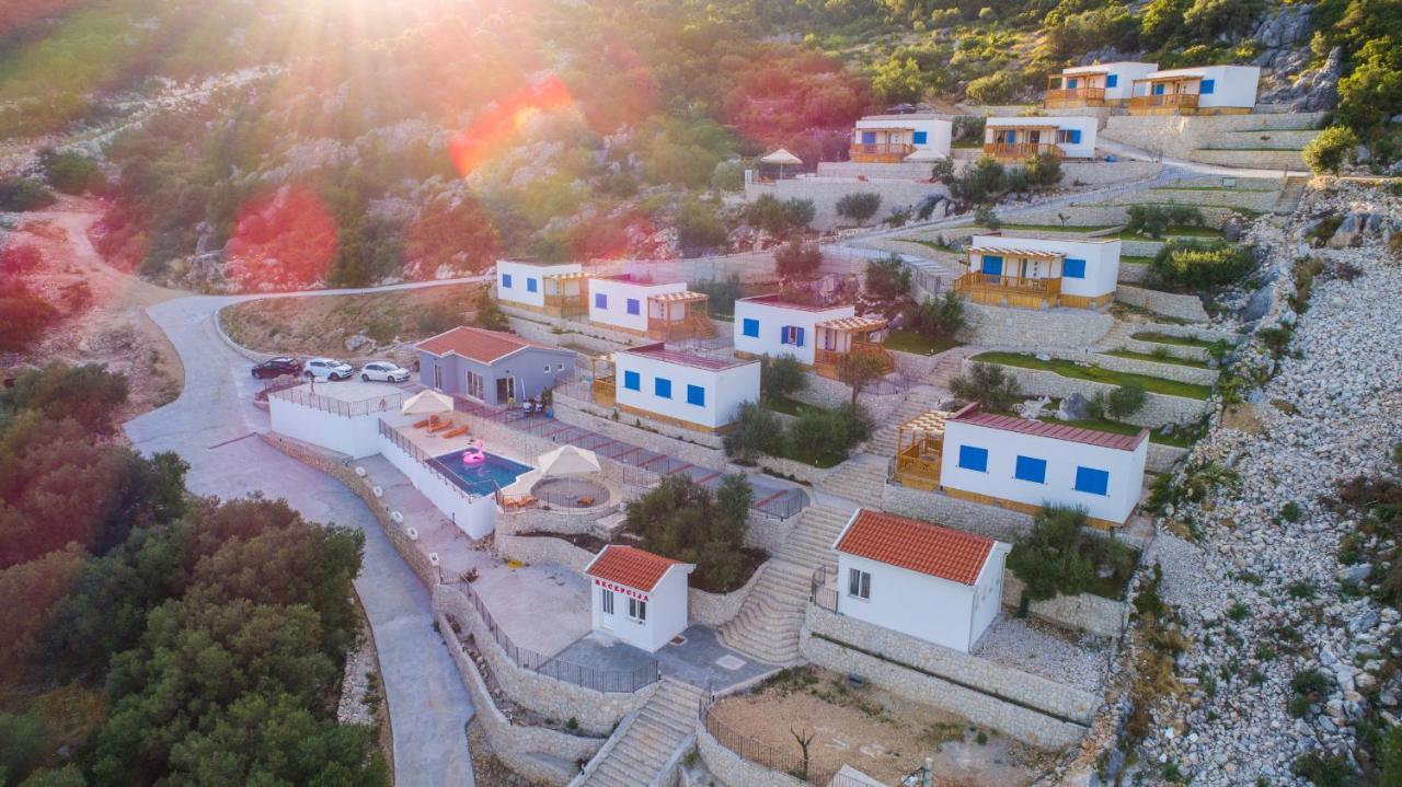 Camping Homes Grot Gradac  Bagian luar foto